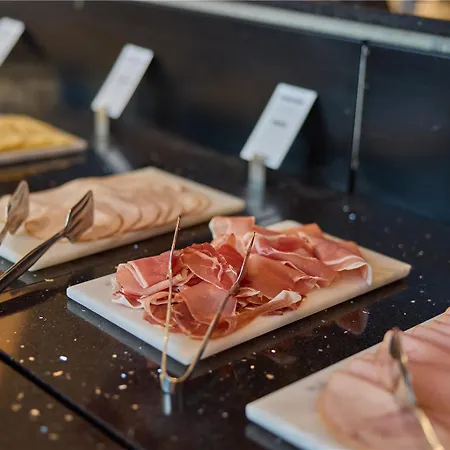 Mainport Szálloda *