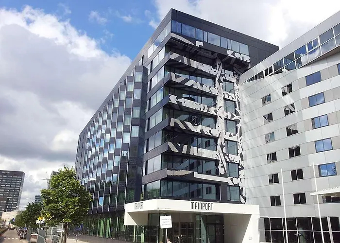 Mainport Szálloda *