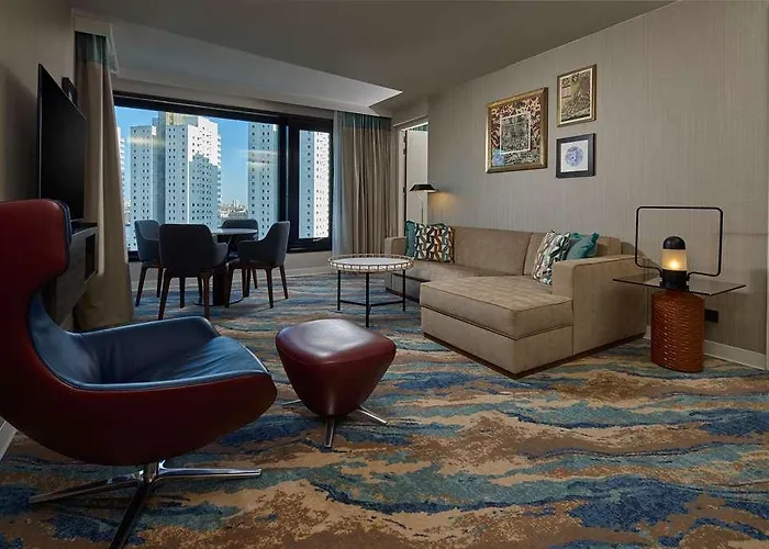 Mainport Szálloda *